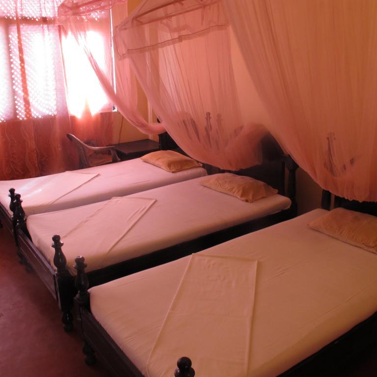 Shahira Hotel Nilaveli Quarto foto