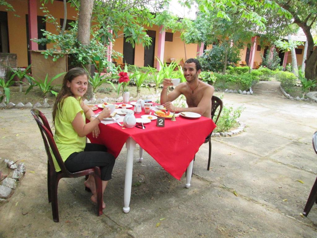 Shahira Hotel Nilaveli Exterior foto